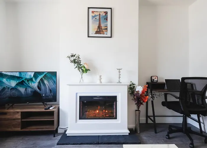 Comfy Spacious Home Near Preston City Centre - Sleeps 6